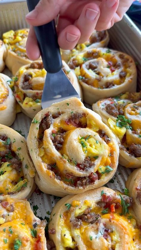 These savory breakfast rolls are easy to make and always a hit!  Great meal prep recipe for a quick breakfast on-the-go! #Ad @kansaspork Quick Easy On The Go Breakfast, Easy Breakfast Ideas Bacon, Make Ahead Breakfast Bagels, Prep Ahead Breakfast Sandwiches, Breakfast Football Food, Breakfast Ideas Work Meal Prep, Easy Breakfast Ideas Prep, Breakfast Savory Pastry, Breakfast Prep Meals