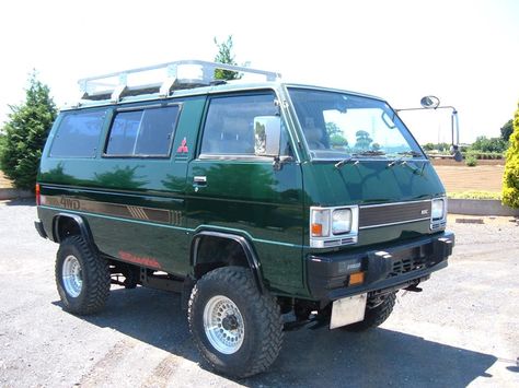 The Mitsubishi Delica is becoming a more common international overlanding platform. Ladder frame, 4WD, diesel reliability, simple mechanicals, and great fuel economy all make sense. L300 Campervan, Vintage Motorhome, Vw Syncro, Mitsubishi Delica, Camper Van Life, 4x4 Van, Van Life Diy, Mitsubishi Motors, Overland Vehicles