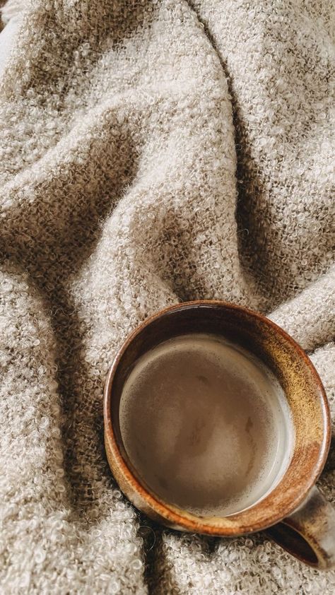 Cosy Coffee Aesthetic, Cosy Morning Aesthetic, Tea Aesthetic Cozy, Cozy Morning Aesthetic, Chloe Aesthetic, Siblings Aesthetic, Cosy Aesthetic, Coffee Home, Quick Coffee