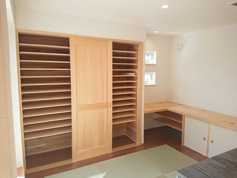 Tatami Room, Hyogo, Storage Room, Private Room, Tea Room, Kimonos, Art Room, Home Collections, Room Divider