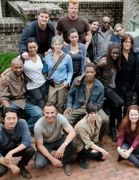 Walking Dead cast The Walking Dead Cast, Walking Dead Tv Series, Walking Dead Memes, Melissa Mcbride, Walking Dead Cast, The Walking Dead Tv, Fear The Walking, Andrew Lincoln, Fear The Walking Dead