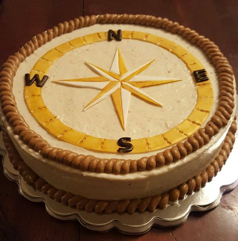 Compass cake Compass Cake Ideas, Compass Birthday Cake, Compass Cake, Treasure Map Cake, Treasure Hunt Birthday, Map Cake, Mr Bean, Forest Cake, Food Decoration