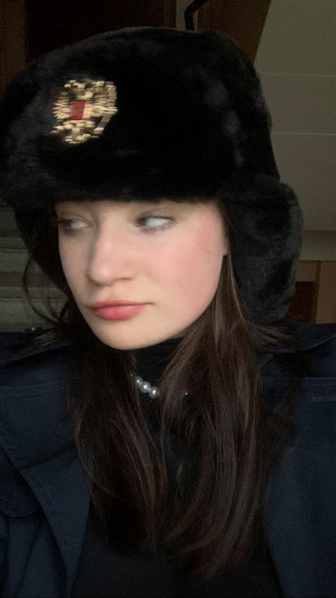 Girl Blurry Aesthetic, Russian Woman Aesthetic, Ushanka Outfit, Russia Girl, Maggie Rhee, Blurry Aesthetic, Henry Stickmin, Hat Aesthetic, European Aesthetic