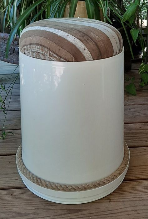 5 gallon bucket stool Diy Bucket Stool, Bucket Stool, Ottoman Diy, Bucket Crafts, Compost Bucket, Diy Bucket, Projects For Home, 5 Gallon Buckets, Bucket Ideas