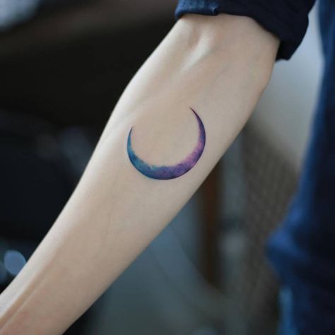 Color crescent moon tattoo on the right inner forearm. Tatuaje Cover Up, Luna Tattoo, Tattoo Moon, Crescent Moon Tattoo, Moon Tattoo Designs, Omerta Tattoo, Forearm Tattoo Women, Trendy Tattoos, Forearm Tattoos