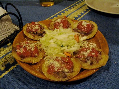 garnachas... Guatemalan Recipes, Real Mexican Food, Latin Food, The Best Recipes, Carne Asada, Mexican Food Recipes Authentic, Best Recipes, Traditional Food, Guatemala