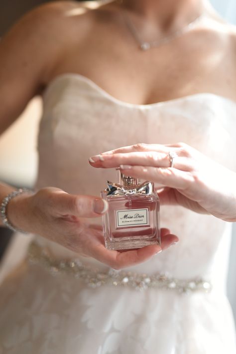 Perfume Commercial, Perfume Dior, Wedding Perfume, Perfume Photography, Dior Perfume, House Photography, Perfume Scents, Big House, Elegant Bride