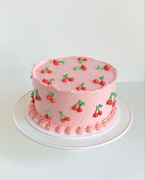 Pink Cake With Cherries, Cherry Cake Design, 1950s Cake, Strawberry Birthday Cake, Small Birthday Cakes, 25th Birthday Cakes, Colorful Desserts, Pink Birthday Cakes, Simple Cake Designs