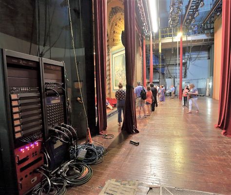 Theatre Backstage, Theatre Academia, Backstage Theatre, Technical Theatre, Stage Crew, Theatre Photography, Different Aesthetics, Theatre Life, Music Theater