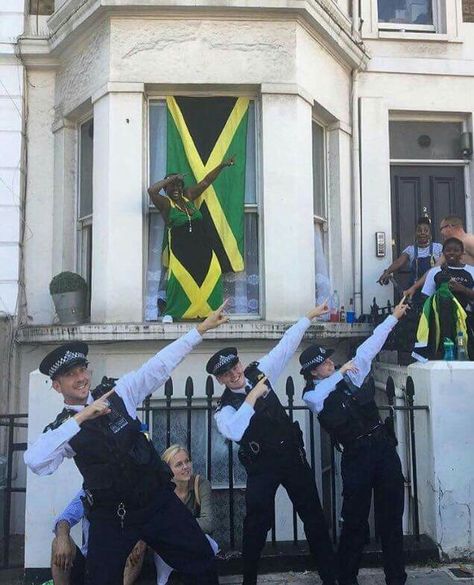 Usain Bolt Memes, Carnival London, Jamaica Carnival, Police Love, Notting Hill Carnival, London Police, Guys Fits, London View, Film Photography Tips