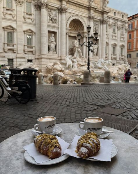 Rome Honeymoon Aesthetic, Italy Food Aethstetic, Europa Aesthetic, Coffee In Rome, Food Rome, Rome Italy Aesthetic, Food In Rome, Rome Aesthetic, Rome Trip