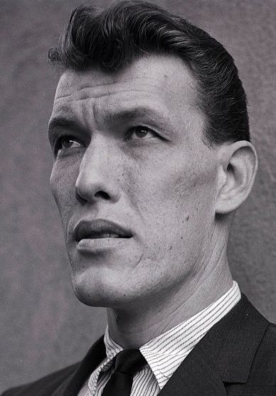 Theodore Crawford "Ted" Cassidy (July 31, 1932 – January 16, 1979) was an American actor.[1] Noted for his tall stature at 6 feet 9 inches (2.06 m),[2] (A result of acromegaly) he tended to play unusual characters in offbeat or science-fiction series such as Star Trek and I Dream of Jeannie. He is perhaps best known for the role of Lurch on The Addams Family. Male Reference Photos, Ted Cassidy, Addams Family Tv Show, Csi Vegas, Ku Art, Swamp Monster, Magazine Cover Ideas, Scooby Doo Movie, Ernest Borgnine