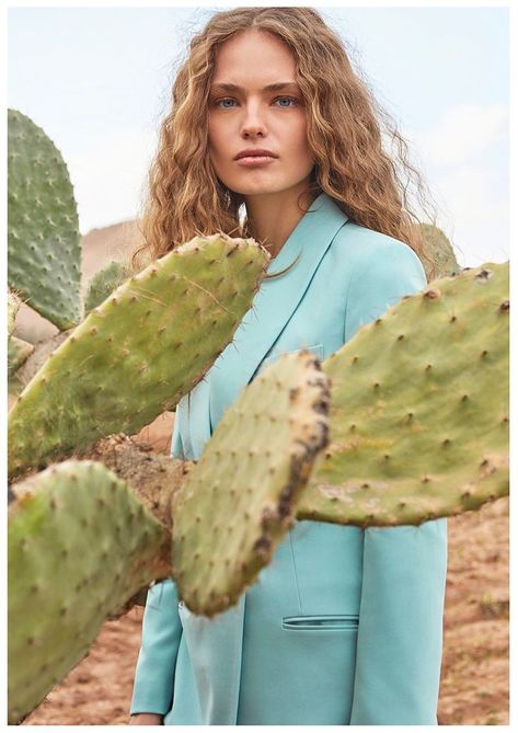 Blazer Photoshoot Women Outdoor, Cactus Fashion Editorial, Blazer Photoshoot Women, Cactus Photoshoot, Cactus Fashion, Anna Mila, Cowgirl Photoshoot, Fashion Fotografie, Vogue Photography