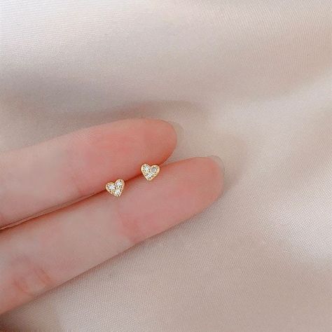 Small Heart Hoop Earrings, Cute Simple Earrings Gold, Basic Earrings Studs, Small Elegant Earrings, Small Heart Earrings, Diamond Studded Earrings, Small Earrings Gold Studs, Small Gold Earrings Studs, Small Earrings Studs Unique