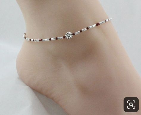 Ankle Bracelets Diy, Hammered Silver Jewelry, Silver Ankle Bracelet, Beaded Ankle Bracelets, Anklet Designs, Crystal Anklet, Beaded Ankle, Summer Anklets, Beaded Anklet