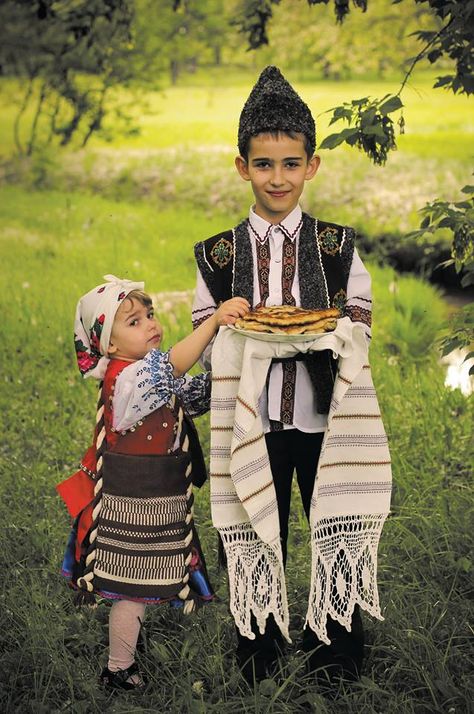 Moldova Aesthetic, Traditional Costume, Traditional Clothing, Eastern Europe, North Africa, People Around The World, A Boy, Traditional Dresses, Traditional Outfits