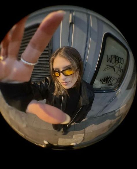 Fish Lens Photography, Fisheye Perspective Reference, Fish Eye Aesthetic, Fish Eye Lens Photos, Fish Eye Poses, Fisheye Photos, Perspective Pictures, Fisheye Photography, Phone Attachment