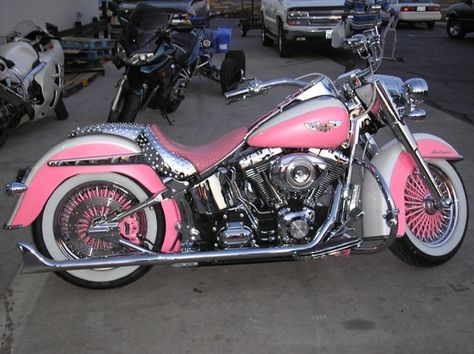 pink harley davidson fatboy Motocykle Harley Davidson, Pink Motorcycle, Мотоциклы Harley Davidson, Harley Fatboy, Harley Davidson Wallpaper, Motos Harley, Harley Davidson Iron 883, Harley Davidson Fatboy, Classic Harley Davidson