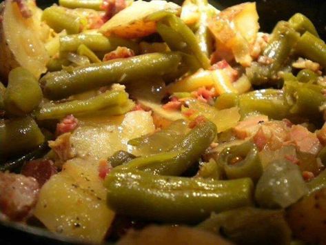 Ham Green Beans And Potatoes, Ham And Green Beans, Green Beans Potatoes, Southern Green Beans, Baking Potatoes, Beans Potatoes, Beans And Potatoes, Southern Greens, Classic Southern Recipes