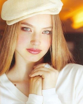 Ruslana Korshunova, Vlada Roslyakova, Light Makeup Looks, Natalia Vodianova, Model Aesthetic, Famous Photographers, Model Face, Girls Makeup, Donna Karan