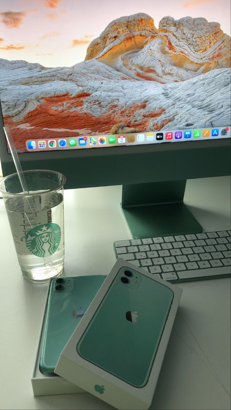 Imac Workspace Aesthetic, Green Apple Products, Apple Desktop Aesthetic, Apple Mac Aesthetic, Green Imac Desk Setup, Imac Apple Aesthetic, Apple Aesthetic Products, Study Aesthetic Green, Green Apple Aesthetic