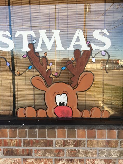 Window Painting Christmas Easy, Window Drawing Christmas Ideas, Christmas Classroom Window, Window Paintings Christmas, Paint Windows For Christmas, Reindeer Window Painting, Painted Windows Christmas, Christmas Mirror Painting, Window Paint Christmas