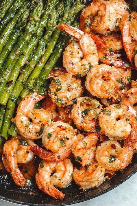 Asparagus Shrimp Recipes, Shrimp With Asparagus, Buttered Shrimp Recipe, Lemon Garlic Butter Shrimp, Juicy Shrimp, Shrimp Dinner, Garlic Butter Shrimp, Shrimp And Asparagus, Shrimp Recipes For Dinner