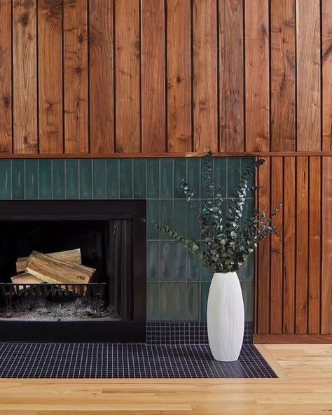 HOME&DESIGN's Portfolio on Instagram: "In a Potomac renovation, Balodemas Architects surrounded a fireplace with custom walnut paneling and @heathceramics tile. Architecture: @balodemasarch 📸: @anice_hoachlander Balodemas observes, “Regardless of style, we use materials, colors and textures in a seamless and thoughtful way.” Visit https://bit.ly/38pSoRw for more #balodemasarchitects #handdportfolio #top100architects #architecture #design #dmvarchitects #dmvarchitecture #dmvdesign #renovati Midcentury Fireplace, Midcentury Modern Fireplace, Walnut Paneling, Tile Architecture, Heath Ceramics Tile, Mid Century Modern Fireplace, Mid Century Fireplace, Ceramics Tile, Design Fireplace