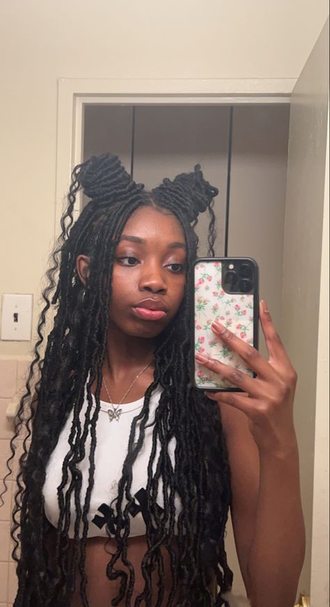 Locs Space Buns, Girl Loc Styles, Cute Braided Hairstyles For School, Space Buns Braids, Buns Braids, Braided Hairstyles For School, Catfish Girl, Space Buns, Cute Braided Hairstyles