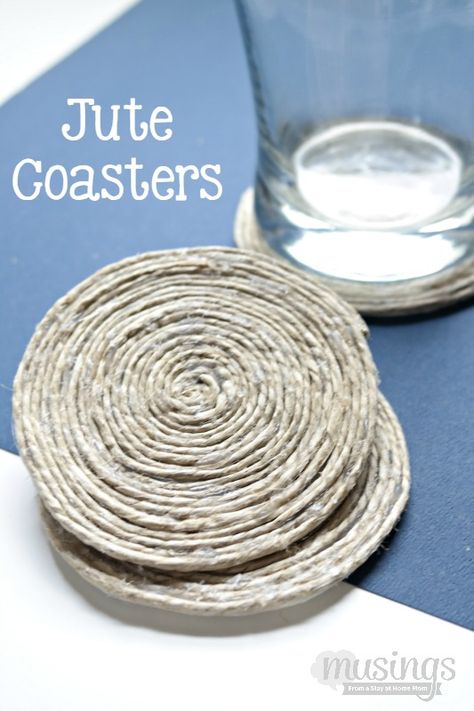 Burlap Decorations, Jute Coasters, Homemade Coasters, Coasters Diy, Twine Crafts, Rope Projects, Cool Coasters, Kitchen Tray, Jute Crafts