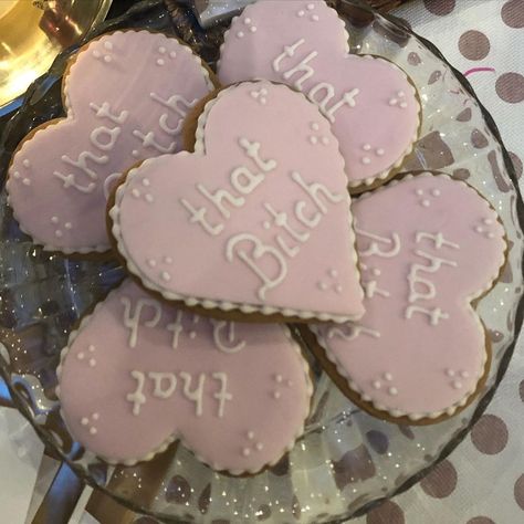 Aesthetic Sugar Cookies, Purple Cookies, Pink Cookies, Think Food, Simple Aesthetic, Cute Desserts, Dream Girl, Icing Cookies, Birthday Cookies