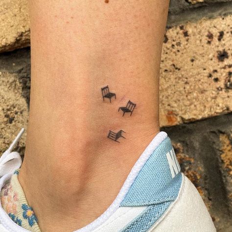 Felix 🌿🍊🐛 on Instagram: “teeny tiny chairs 🪑 . done @littlearttattoo . . . . . . . . . . #tattoo #artist #tattooist #cute #cutetattoo #sydney #linearttattoo…” Chair Tattoo, Indian Feather Tattoos, Whimsical Tattoos, Fan Tattoo, Tattoo People, Petite Tattoos, Hand Poked Tattoo, Poke Tattoo, Line Art Tattoos