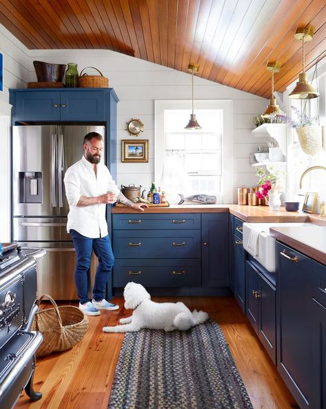 nautical kitchen with navy cabinetry and brass lighting Cape Cod Cottage Interiors, Nautical Kitchen, Country Living Fair, Cape Cod Cottage, Navy Kitchen, Built In Cabinet, Cape Cod Style, Style Cottage, Beach House Style