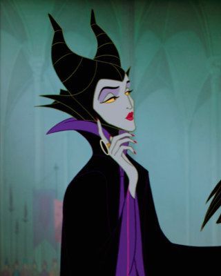 Villain Hideout, Women Villains, Tik Tok Trends, Outfit Disney, Villain Aesthetic, Villain Era, Female Villains, Tiktok Trends, Fantasy Props