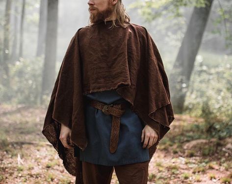 Waxed Canvas Ranger Cloak Traveling Clothes, Rpg Wallpaper, Medieval Outfit, Medieval Clothes, Fair Outfits, Medieval Costume, Medieval Clothing, Fantasy Costumes, Medieval Fashion