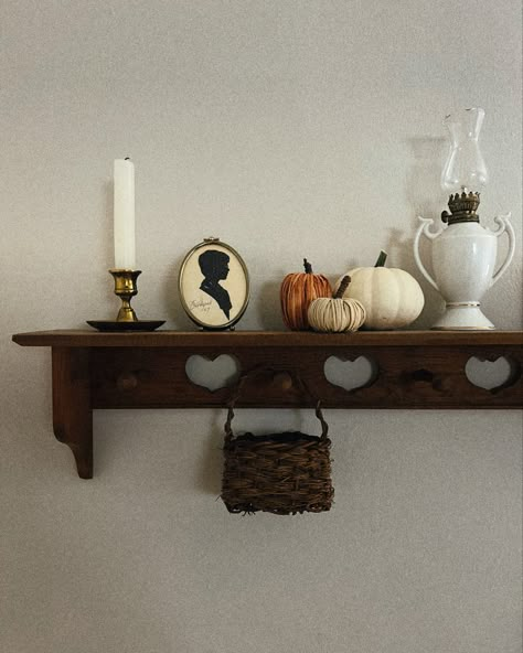 #shelfstyling Vintage Wall Shelf Decor, Cottage Wall Shelf, Vintage Wooden Shelf, Antique Wood Shelf, Vintage Wood Shelf, Peg Shelf Decor, Vintage Dresser Decor, Vintage Wall Shelf, Small Shelf Decor