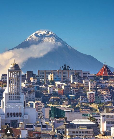 Ambato, Ecuador Quito, Mount Rainier, Ecuador, Beautiful Places, Around The Worlds, Natural Landmarks, Green, Anime, Travel