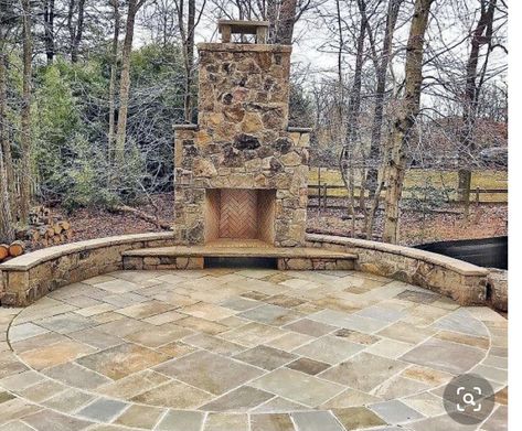 Flagstone Patio Ideas, Flagstone Patio Design, Patio With Fireplace, Outdoor Stone Fireplaces, Brick Ideas, Curved Patio, Slate Patio, Patio Pictures, Court Yard