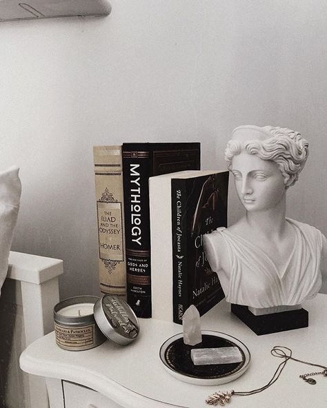 chloé 🍂 on Instagram: “↠ i’m quite convinced that greek mythology books are the most aesthetic of them all 🏺tomorrow morning i’ll begin my reread of “the song of…” Greek Bedroom, Room Deco, Classy Aesthetic, Ideas Aesthetic, Intj, Room Inspiration Bedroom, Room Aesthetic, White Aesthetic, Aesthetic Room Decor