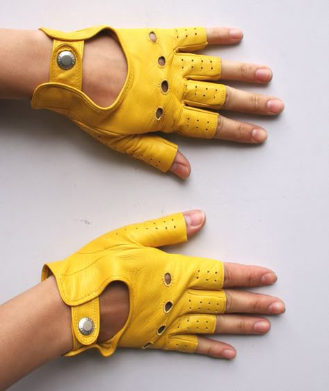 Yellow Fingerless Gloves Yellow Masc Outfits, Yellow Gloves Outfit, Yellow Techwear, Black And Yellow Cyberpunk, Yellow Alternative Outfit, Yellow Gloves Aesthetic, Yellow Fingerless Gloves, Gloves Aesthetic, Yellow Gloves