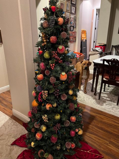 Fruit Xmas Tree, Theme Christmas Tree, Fruit Christmas, Fruit Christmas Tree, Fruit Ornaments, Xmas Decor, Christmas Tree Themes, Food Themes, Holiday Themes