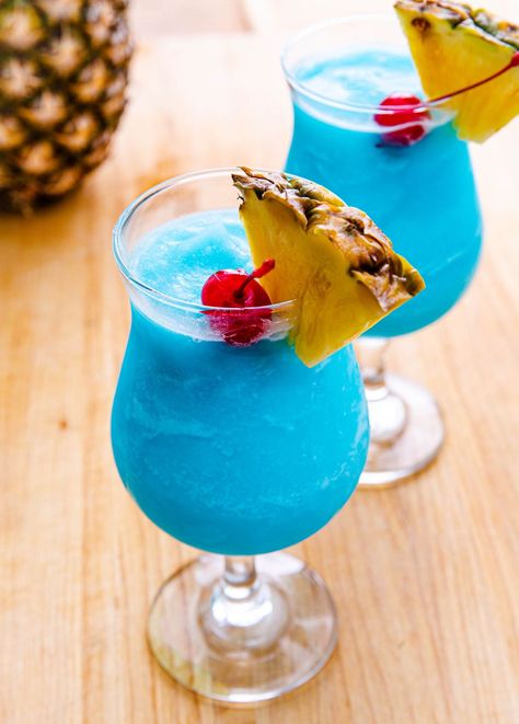 Blue Hawaiian Drink, Blueberry Simple Syrup, Hawaiian Drinks, Blue Curacao Liqueur, Yummy Summer Cocktails, Rum Cream, Mimosa Recipe, Lemonade Cocktail, Refreshing Summer Cocktails