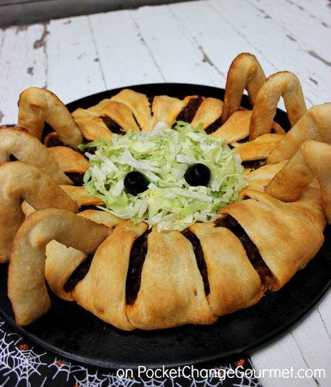 Fun Halloween Food Idea for Kids: Spider Taco Ring | Pocket Change Gourmet Taco Spider Ring, Halloween Spider Taco Ring, Spider Taco Ring, Halloween Food Ideas For Dinner For Kids, Halloween Meal Ideas, Halloween Food For Adults, Halloween Meal, Halloween For Kids, Taco Ring