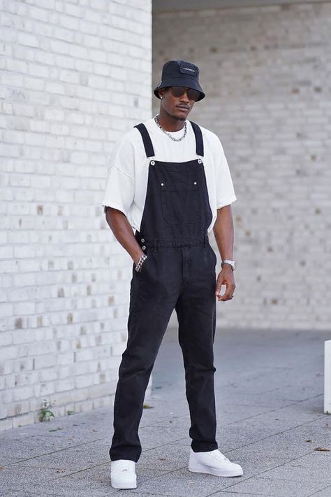 Men Black Overalls, Black Overall Outfit Men, Mens Black Overalls Outfits, Mens Fashion Artist Style, Men In Overalls Fashion, Black Mens Fashion Streetwear, Dickie Outfits Men, Mens Dungarees Outfit, Overalls Men Outfits