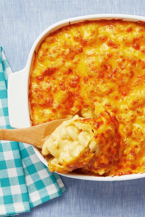 how to make boxed mac and cheese better bake it Mac And Cheese Rezept, Best Macaroni And Cheese, Boxed Mac And Cheese, Macaroni Cheese Recipes, Macaroni N Cheese Recipe, Baked Mac N Cheese, Pioneer Woman Recipes, Baked Mac, Mac N Cheese Recipe