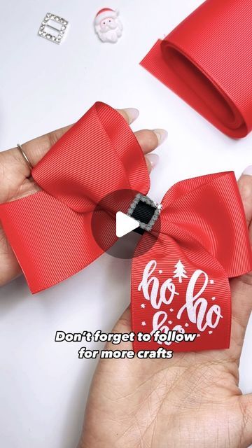 Monica Silva on Instagram: "If Santa was a bow 🎅. Hair bow tutorial with HTV vinyl from @teckwraphtv. Use ‘MONICA5’ for a discount. #hairbowtutorial #hairbowdiy #ribbon #moño #liston #christmashairbows #toddlermom" 50k Views, Hair Bow Tutorial, Christmas Hair Bows, Bow Tutorial, Toddler Mom, Htv Vinyl, Diy Hair Bows, Hair Bow, Girl Hairstyles