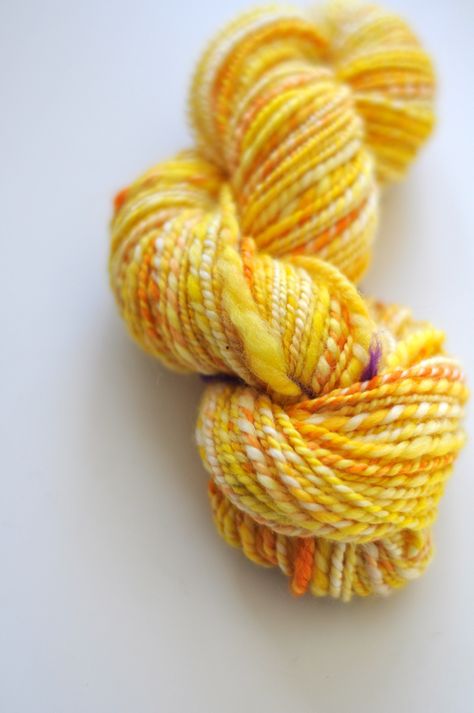 this is the last "color" that i spun for this project i'm working on.  since, i've decided to spin the neutral accent instead of using a commercially available yarn. Hybrid Animals, Yellow Yarn, Artisan Yarn, Happy Yellow, Spinning Wool, Pretty Yellow, Yarn Inspiration, Spinning Yarn, Spinning Fiber