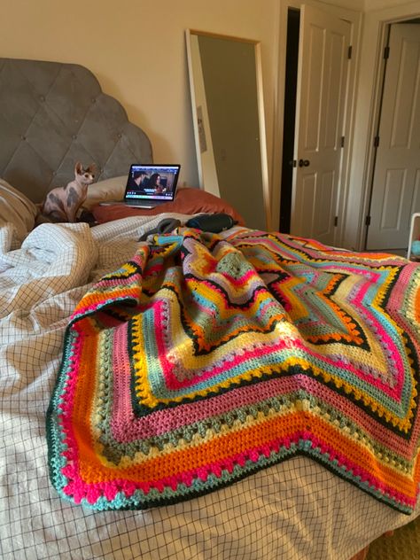 crochet blanket | crochet project | room aesthetic | room ideas | blankets Crochet Nook Room, Chunky Crochet Blanket Aesthetic, Cool Crochet Room Decor, Dorm Room Crochet Ideas, Crochet Things For Bedroom, Crochet Projects For Bedroom, Crochet Blanket Projects, Crochet Aura Blanket, Cool Crochet Blankets