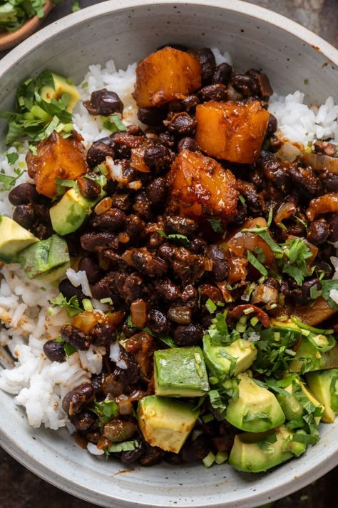 Rice Beans, Rice And Beans, Healthy Bowls, Fall Dinner Recipes, Fall Dinner, Roasted Butternut, Roasted Butternut Squash, Canned Black Beans, Meatless Meals