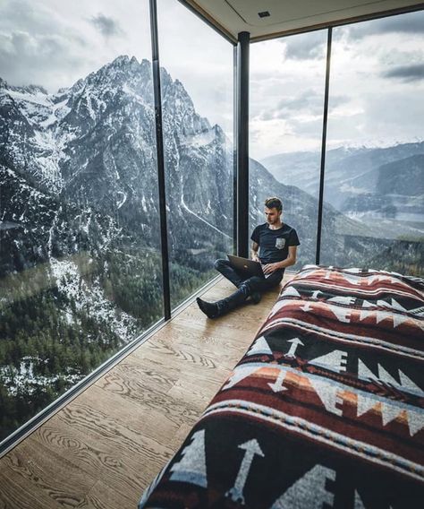 Dolomites Mountain Range, Italy Bedroom Views, Window View, Mountain House, Rustic Bedroom, Style At Home, Dream Rooms, Amazing Places, Home Fashion, Interior Design Inspiration